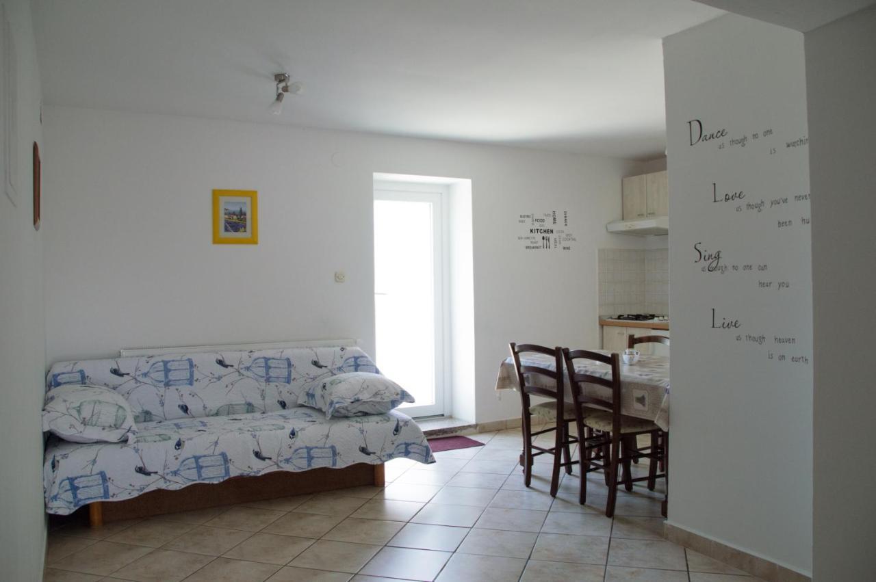 Marina Apartment Malinska Bagian luar foto