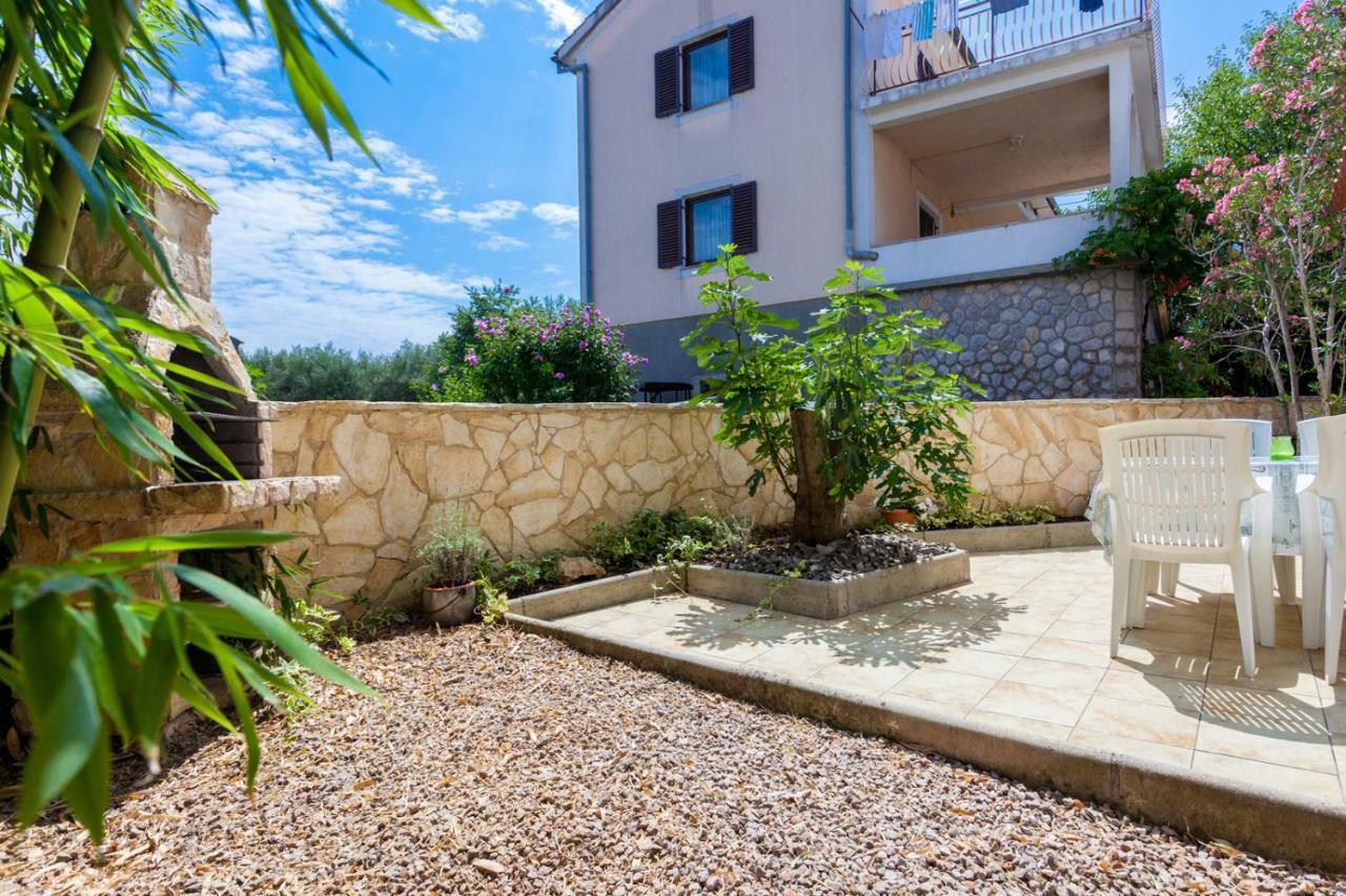 Marina Apartment Malinska Bagian luar foto