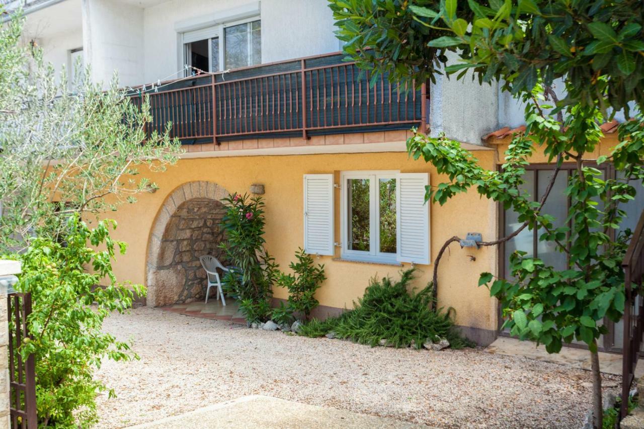 Marina Apartment Malinska Bagian luar foto