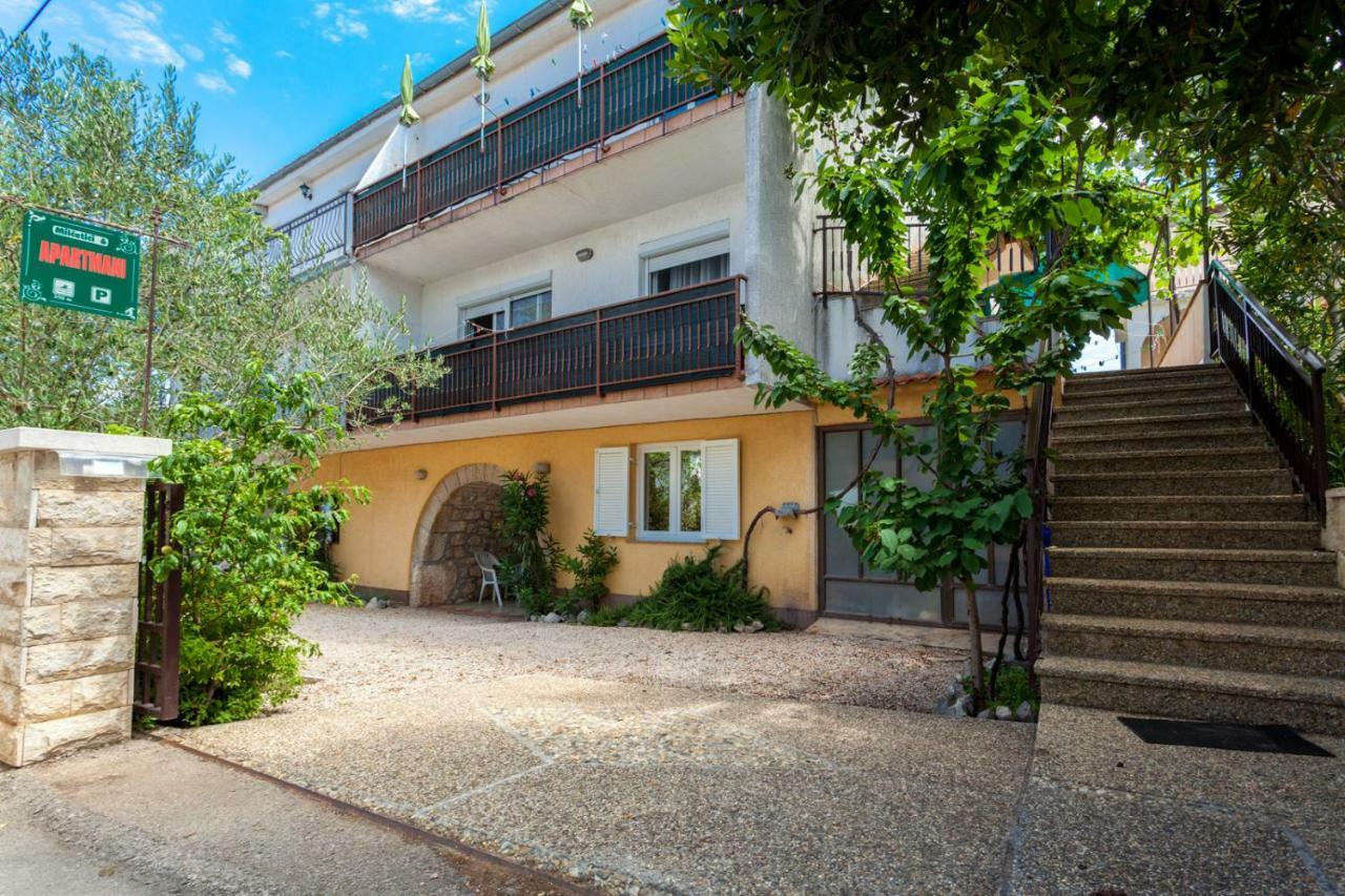 Marina Apartment Malinska Bagian luar foto