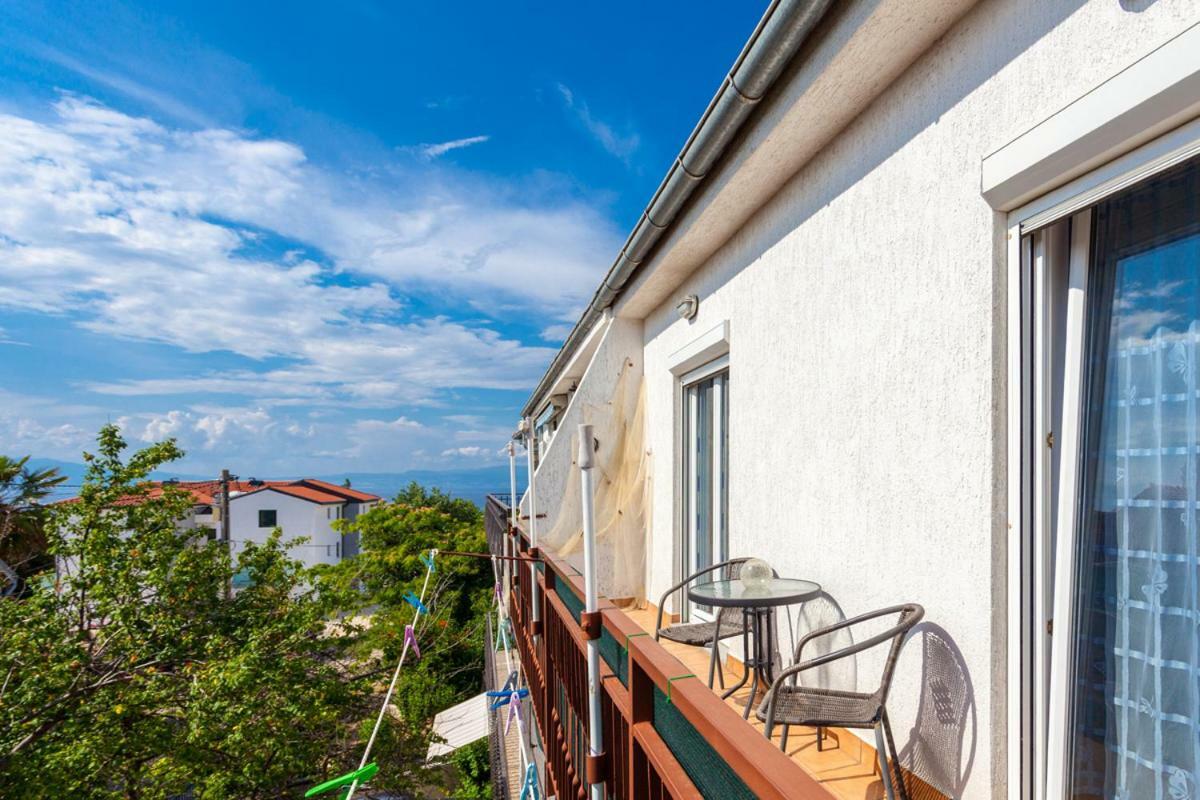 Marina Apartment Malinska Bagian luar foto