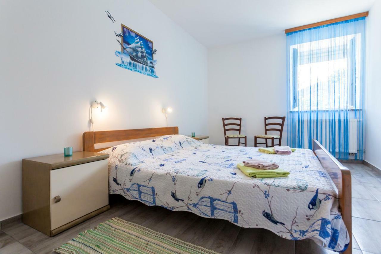 Marina Apartment Malinska Bagian luar foto